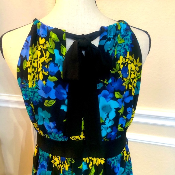 Hawaiian Halter Dress Size Small. island blue/green. soft! Excellent condition! - Picture 4 of 6